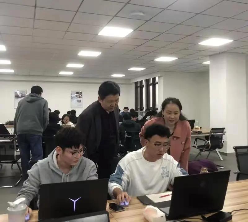 信息工程系领导带队走访安博软件学院实训基地，看望2019级软件技术专业实训学生