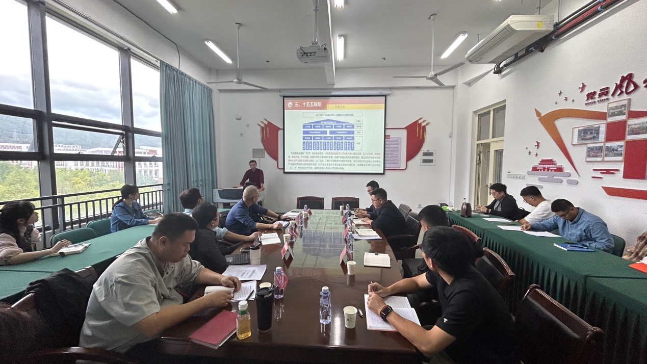 聚焦“十五五”规划｜阮春高副院长一行深入信息工程系调研指导