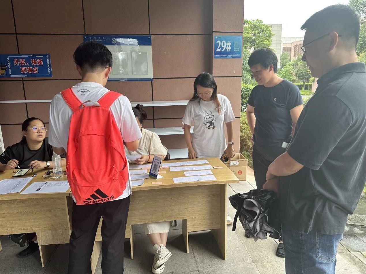 披荆斩棘 砥砺前行——信息工程系2021级虚拟现实应用技术学生赴三明网龙教育实训基地开展企业综合实训