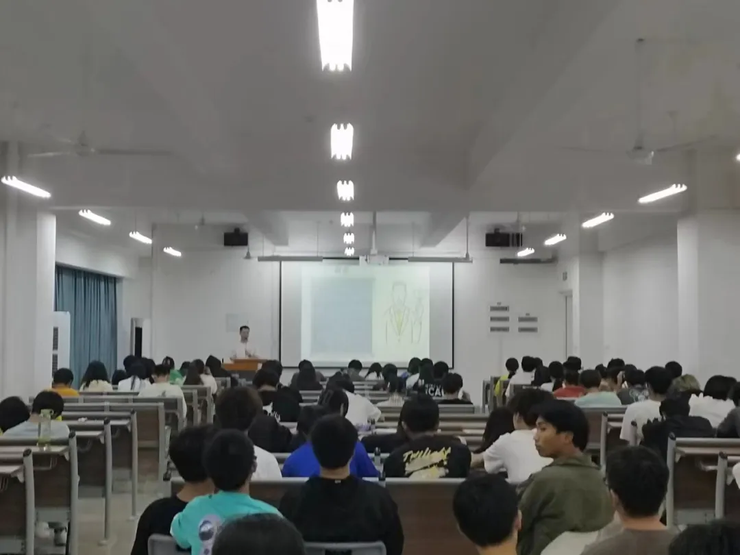  “态度坚决，反对邪教”——信息工程系开展反邪教宣传教育主题班会