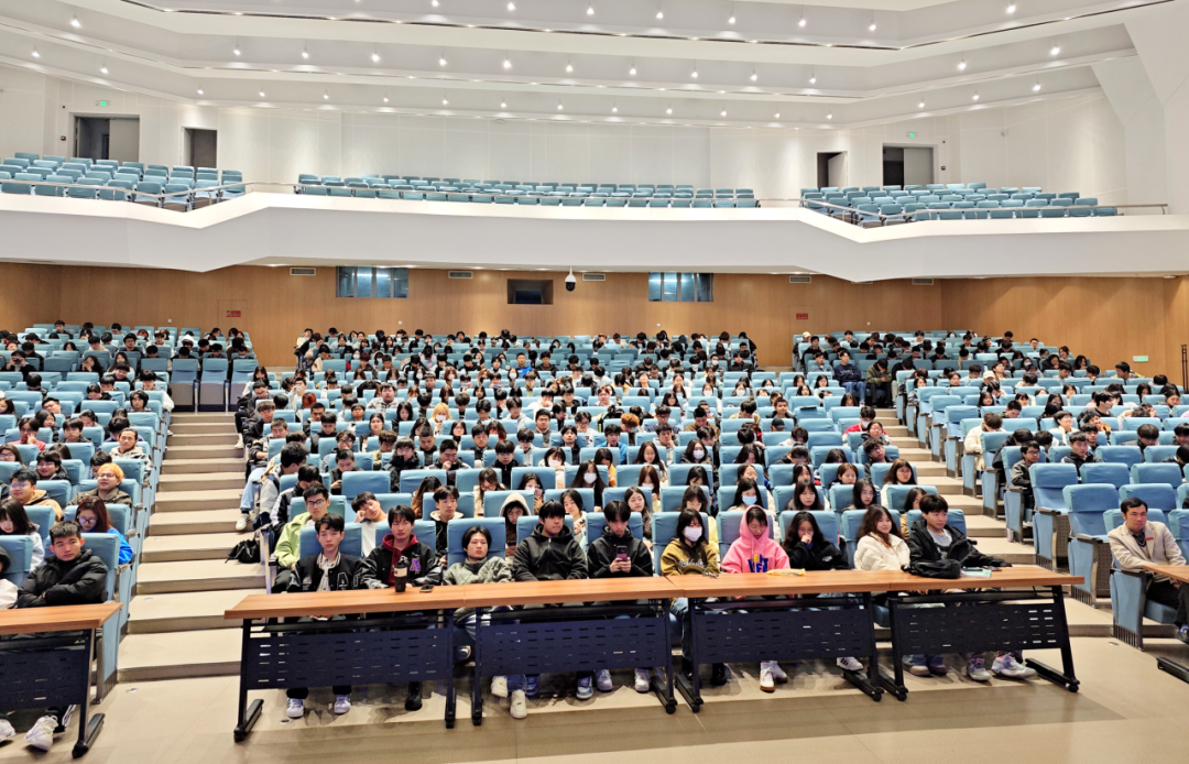 防范“未燃”，教育先行 信息工程系组织学生观看火灾疏散逃生演练公开课