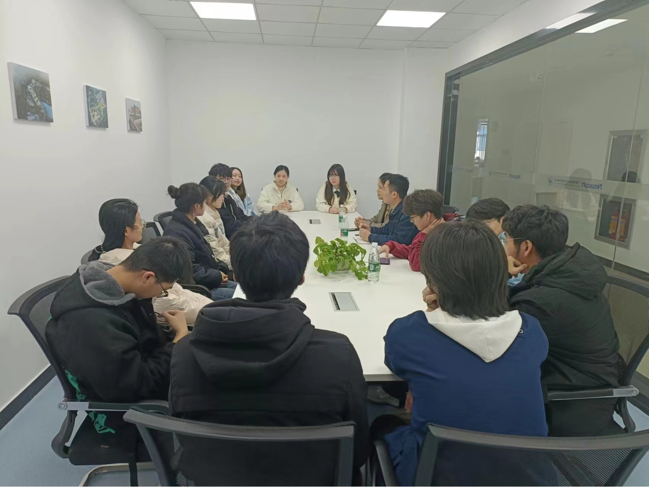 温暖关怀，共铸未来——信息工程系教师代表走访宁波东软实训基地