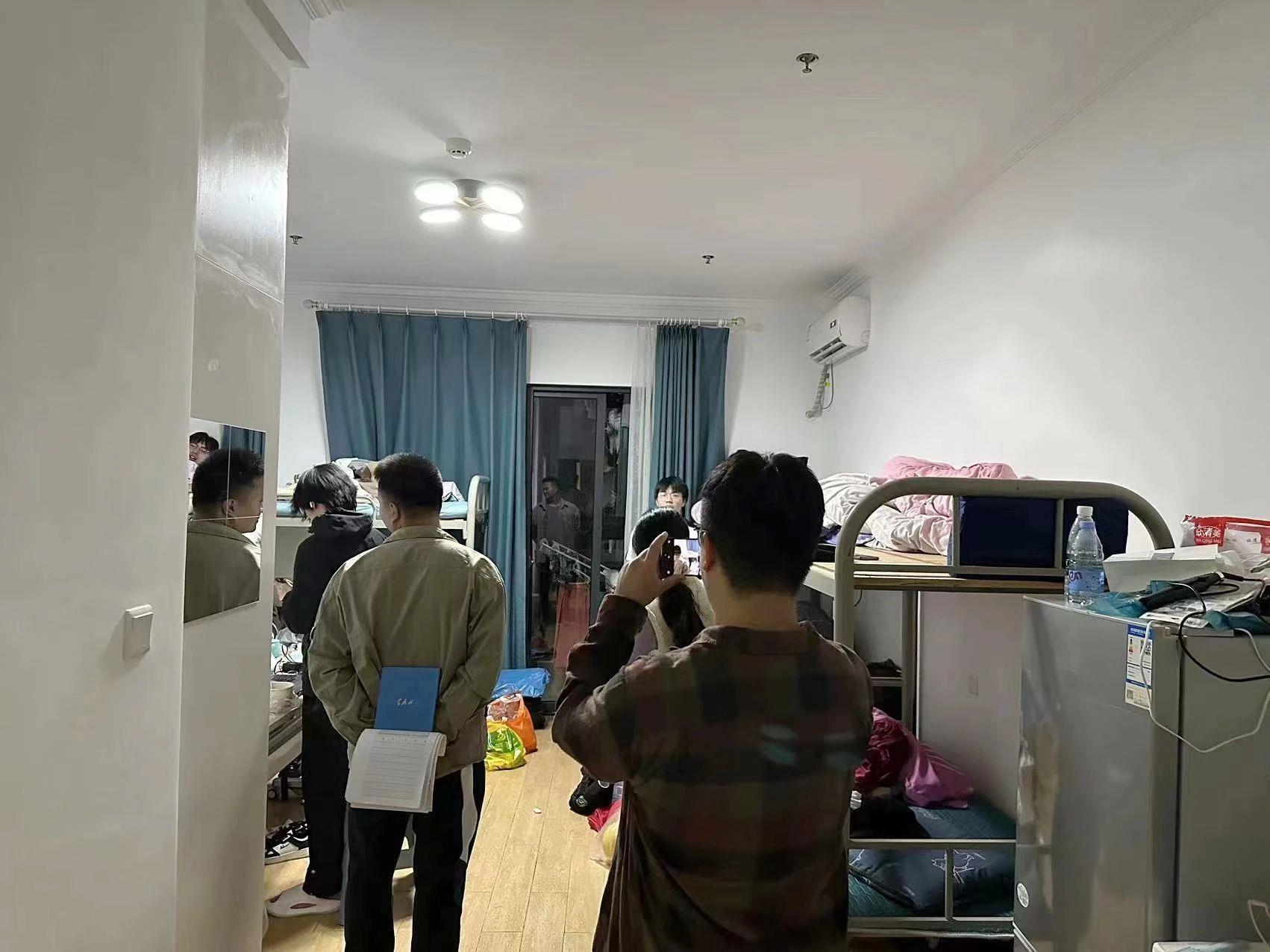 传递温暖  助力成长：信息工程系教师代表走访漳州芯云谷中软实训基地